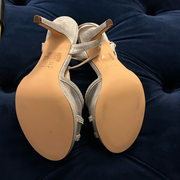 Silver Stillettos (new in box) - Picture 5 of 6